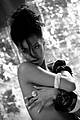 rihanna-behind