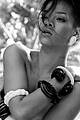 rihanna-behind