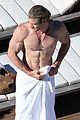 hemsworth-pool-shirtless