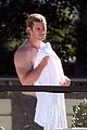 hemsworth-pool-shirtless