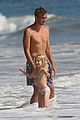 getty-shirtless
