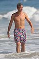 getty-shirtless