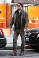 affleck-stand