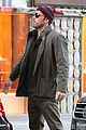 affleck-stand