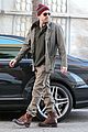 affleck-stand