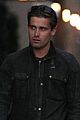 agron-hands