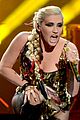 kesha-performs