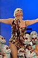 kesha-performs