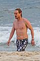 wilson-shirtless