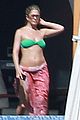 aniston-bikini3