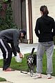 kunis-dogwalk