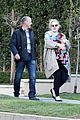 adele-strolling