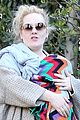 adele-strolling