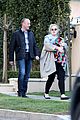 adele-strolling