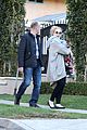 adele-strolling
