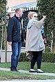 adele-strolling