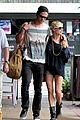 hemsworth-strolling