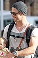 hemsworth-strolling