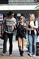 hemsworth-strolling
