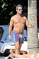 cohen-shirtless2
