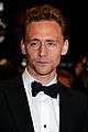 hiddleston-hands