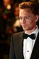 hiddleston-hands