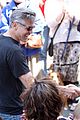 clooney-greets