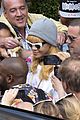 rihanna-swarmed06