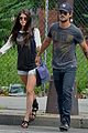 lautner-holding