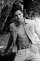 amell-shirtless1