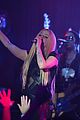 avril-q102