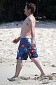 downey-shirtless