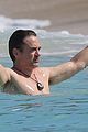 downey-shirtless