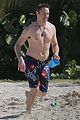 downey-shirtless