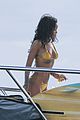 rihanna-gold