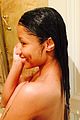 minaj-shower