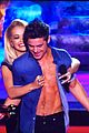 efron-shirtlessmtv2