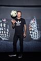 beckham-pose