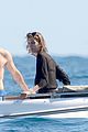 leto-shirtless