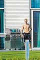 bieber-shirtless