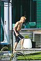 bieber-shirtless