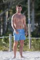pettyfer-beachday