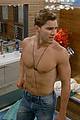 honeycutt-shirtless