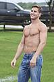 honeycutt-shirtless