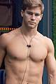 honeycutt-shirtless