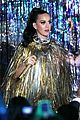 katy-performs