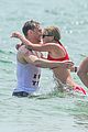 hiddleston-avoids