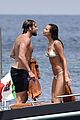 shayk-kiss