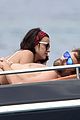 shayk-kiss