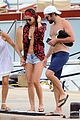 shayk-kiss